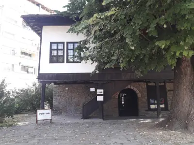 Дечкова къща