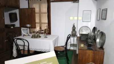 Дечкова къща