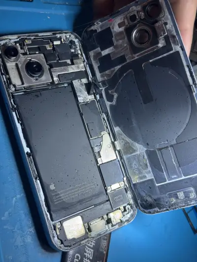 Ynis Phones