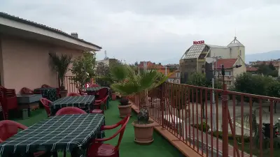 Семеен Хотел РОЗА
