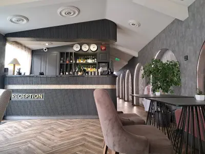 Хотел Паризи
