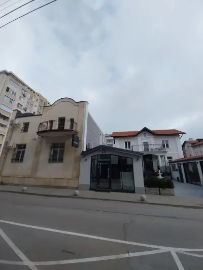 Хотел Паризи