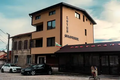 Hotel Opalchenets Стаи за гости и парти зала