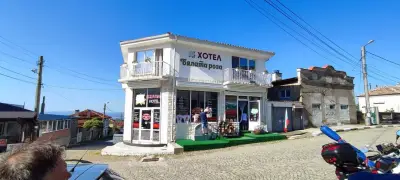 Хотел Бялата роза