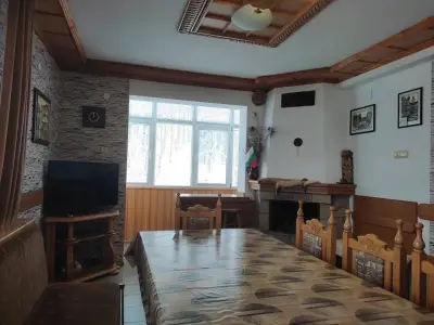 Къща Поколения