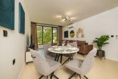 Einik Luxury Apartments