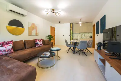 Einik Luxury Apartments