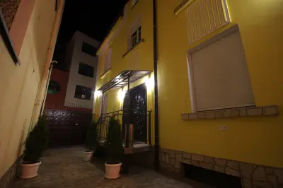 Guest House "The House" Топ Център Габрово