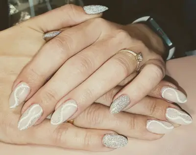 CONTRAST nail salon Габрово / No name studio