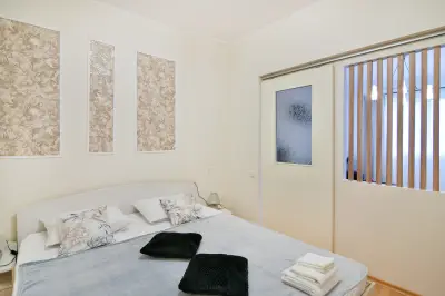 Grand Central Elegance - 2BR