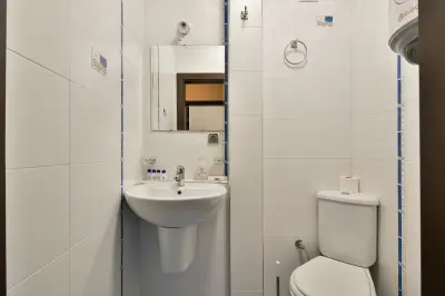 Grand Central Elegance - 2BR