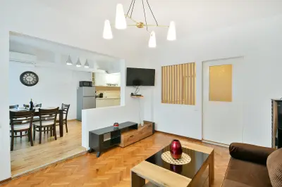 Grand Central Elegance - 2BR