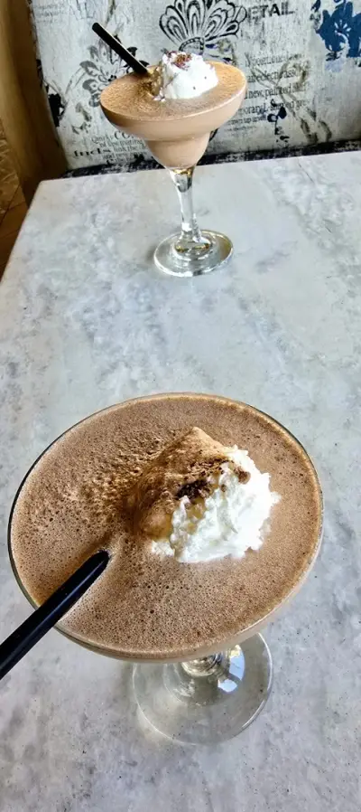 MODA BAR