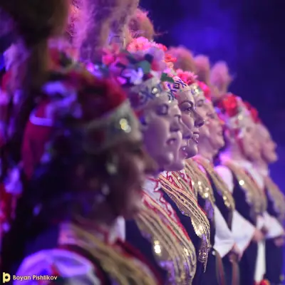 Фолклорен танцов ансамбъл "Мездра"