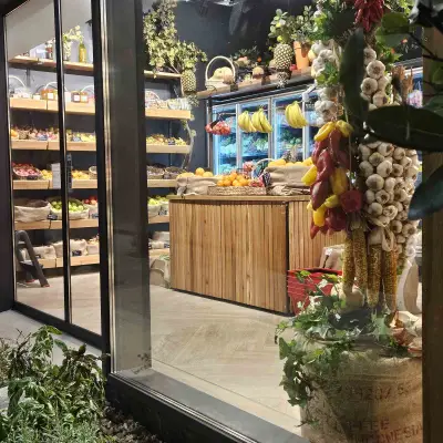 Плодове и зеленчуци VITAMIN BOUTIQUE