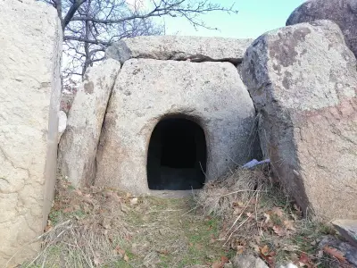 Долмен "Бялата трева"