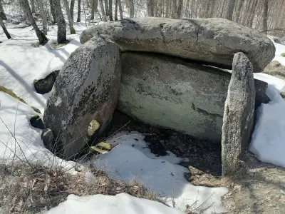 Тракийски долмен "Мангъра"