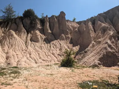Clay mountain (Pink sandstones)