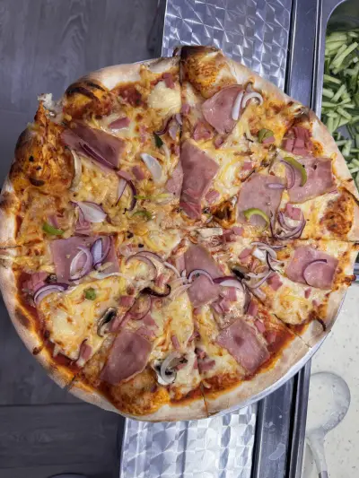 Balkan pizza and doner house
