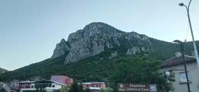 Супермаркет Червен Площад
