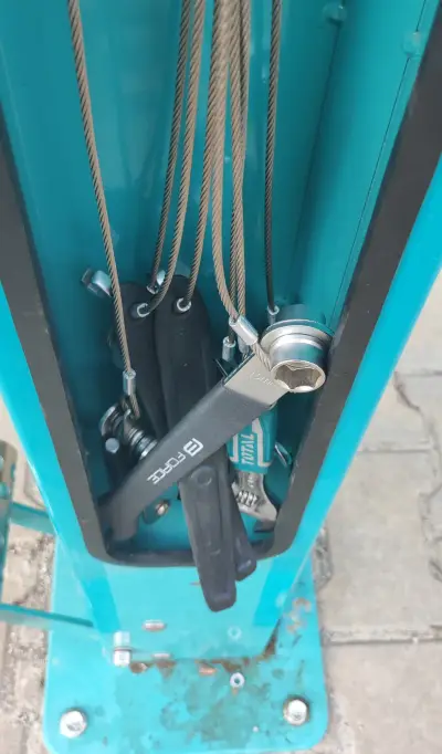 Bicycle self service station