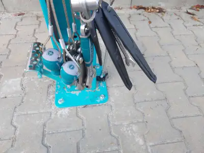 Bicycle self service station