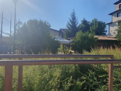 Open air gym and cafés