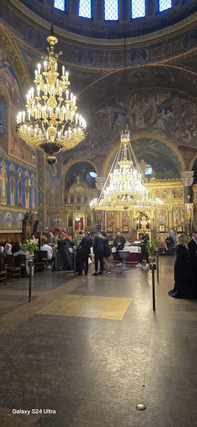 Хора за хората София