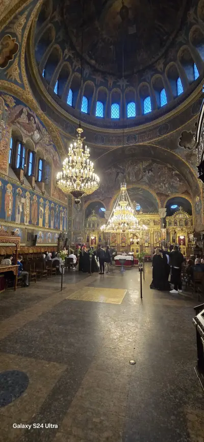 Хора за хората София