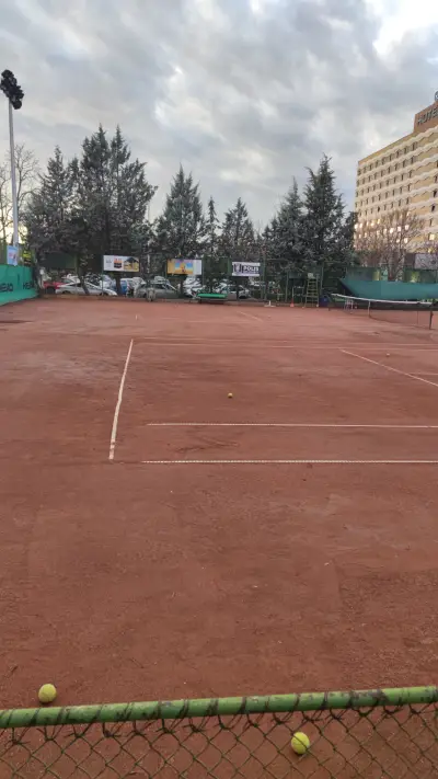 Тенис кортове