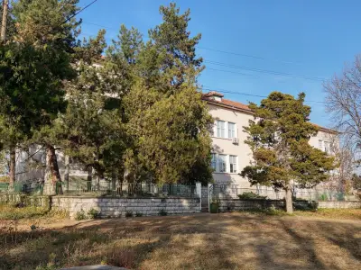 Училище "Христо Ботев" с. Баница