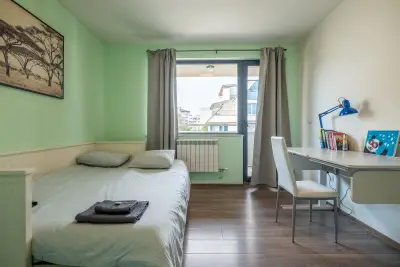 2BDR Apartment Art Soldier Green