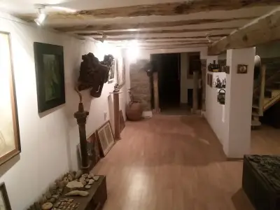 Център за изкуство занаятия и етнография УЧИЛИЩЕТО