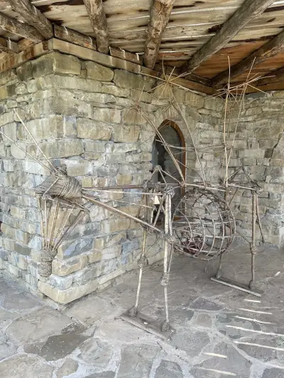 „Оригиналите“ скулптури Павел Койчев, с. Осиковица