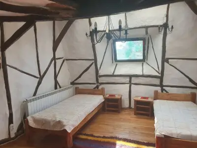 „Оригиналите“ скулптури Павел Койчев, с. Осиковица