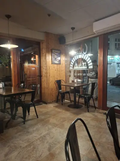 Pizza V Max І Италиански пици І Пици пещ на дърва І Доставки храна І Кетъринг І Рождения дни и семейни празненства