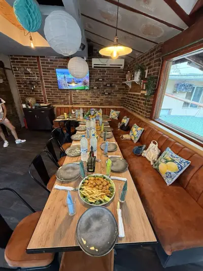 Pizza V Max І Италиански пици І Пици пещ на дърва І Доставки храна І Кетъринг І Рождения дни и семейни празненства