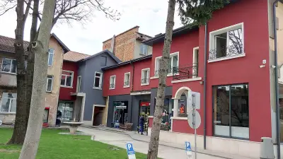 Hotel Misho's Street