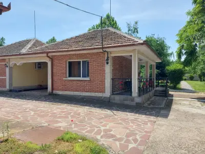 Мотел Рай