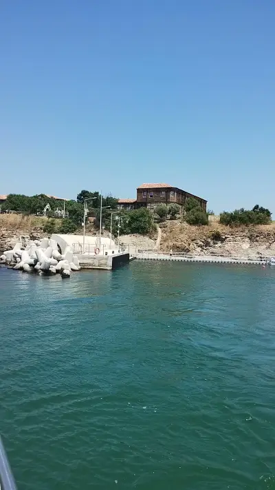 Манастирска лекарна