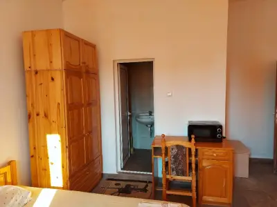 Самостоятелни стаи и апартаменти Пешеви
