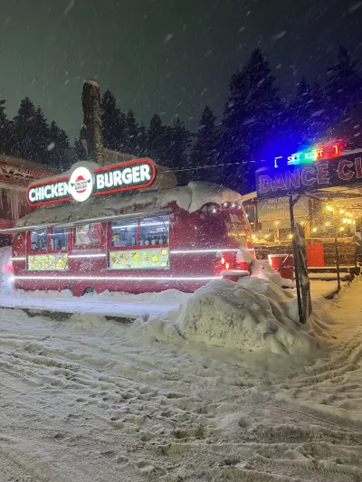 CHICKEN BURGER