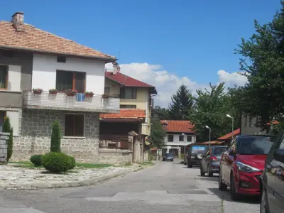 Средно училище "Неофит Рилски"