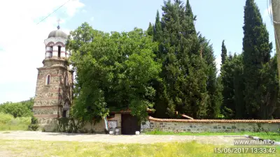 Православен храм "Свети Николай Мирликийски"