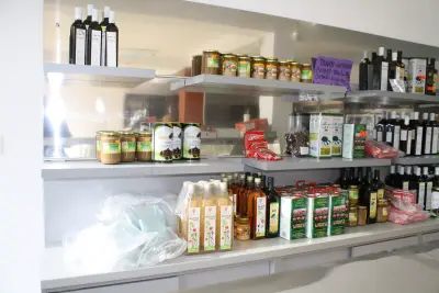 Маслинопродавница Нати