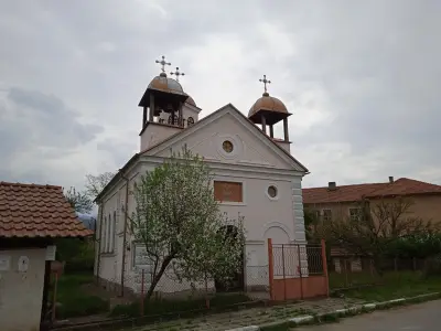 Църква "Св. Архангел Михаил"