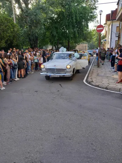 Ретро кола под наем