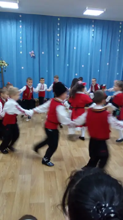 Целодневна Детска Градина "Щастливо Детство"