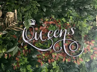 Club Queens