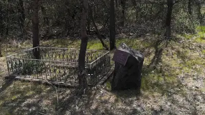 Гроб-паметник на български войник